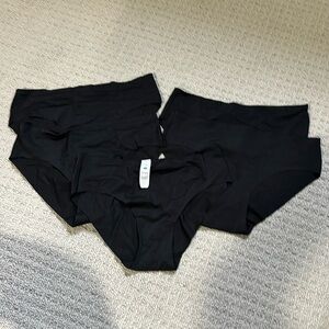 Lululemon size medium underwear *new